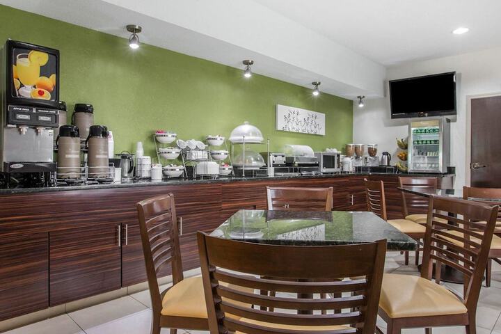 Breakfast/Coffee Service 99 of 128