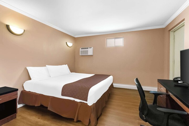 Room 30 of 31