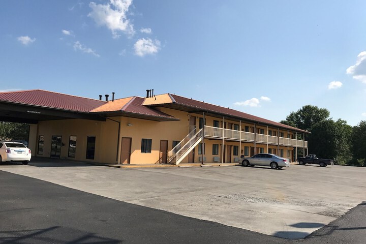 Hotel 9 of 68