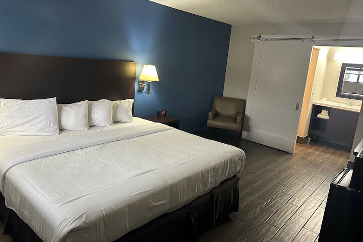 Room 35 of 59