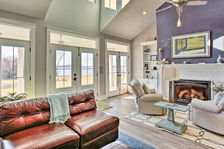Spacious Kingston Home on Lake Texoma!