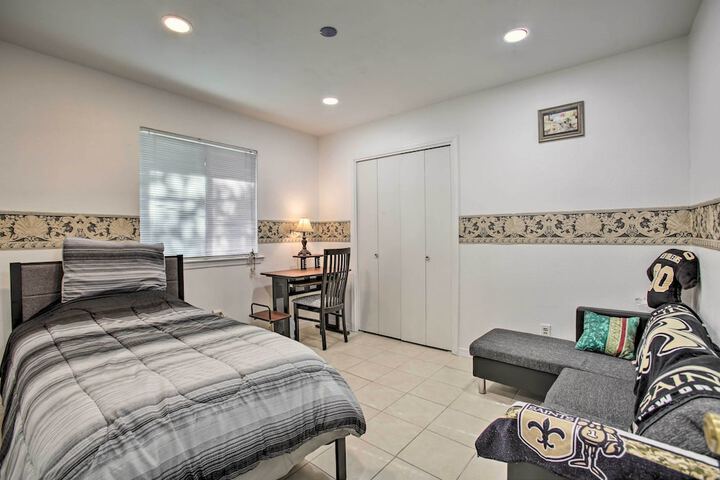 New! Laplace Townhome 9 Mi to Lake Pontchartrain!