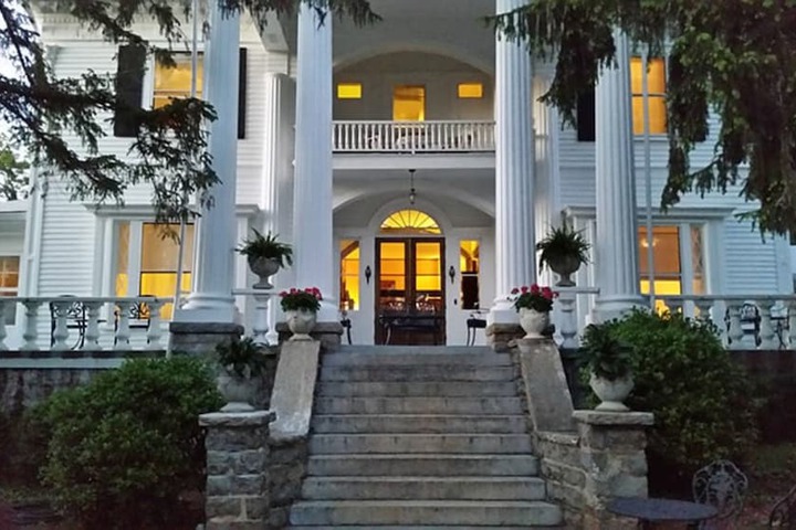 Albemarle Inn