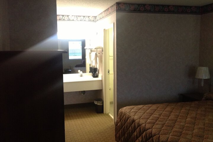 Room 16 of 36