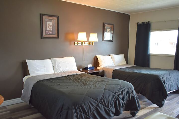 Room 10 of 38