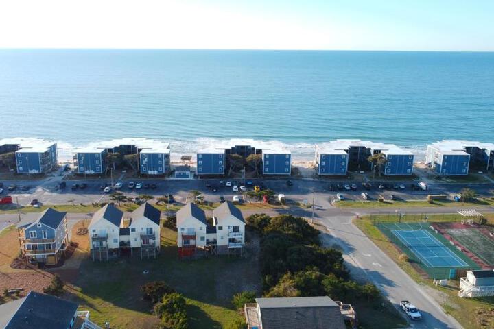 Beachfront Newly Renovated at Aqua Vista