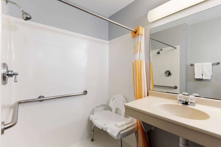 La Quinta Inn & Suites by Wyndham Omaha Airport Downtown