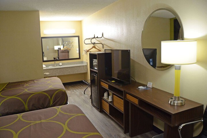 Super 8 by Wyndham Lafayette / Purdue Area