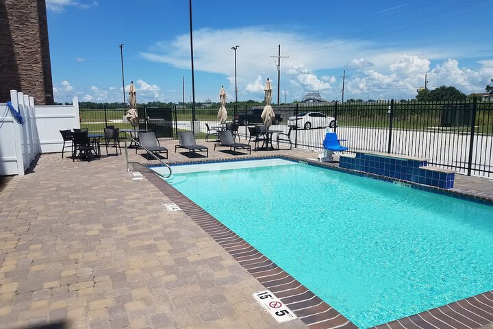 Holiday Inn Express Donaldsonville by IHG