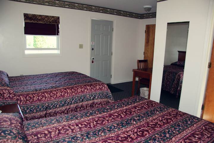 Room 24 of 40