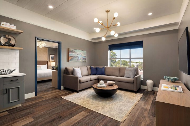 Room 18 of 48