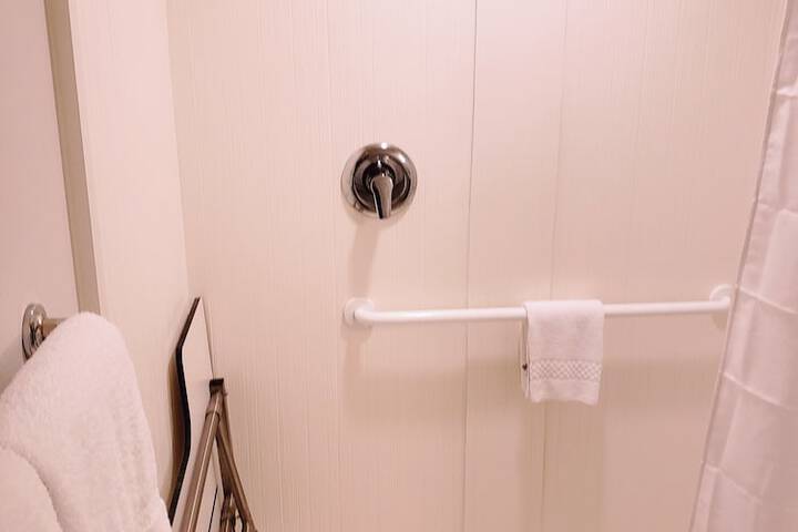 Room 32 of 58