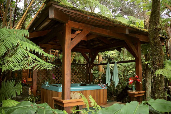 Volcano Rainforest Retreat