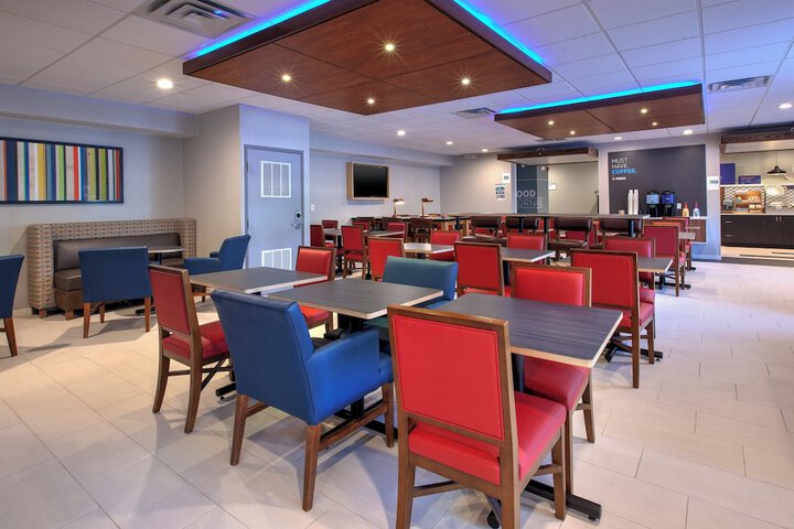 Holiday Inn Express & Suites Absecon-Atlantic City by IHG
