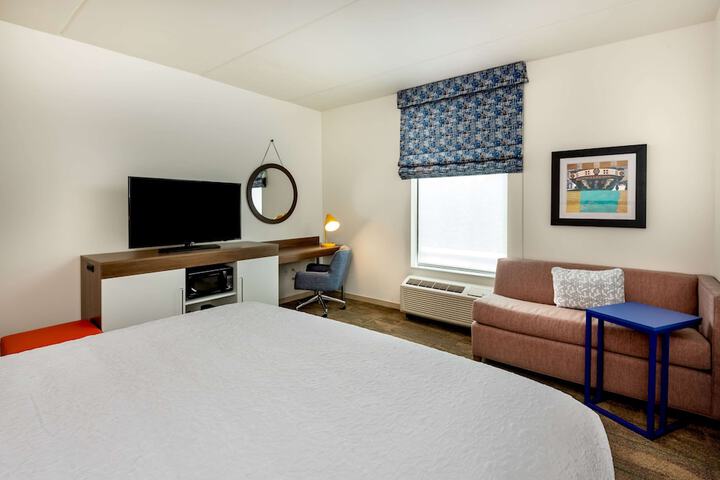 Room 17 of 32