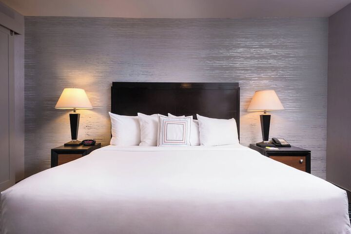 Room 17 of 28