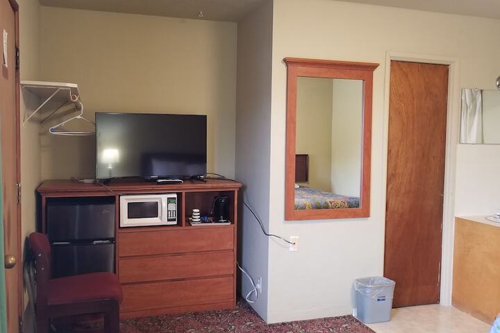 Room 23 of 30
