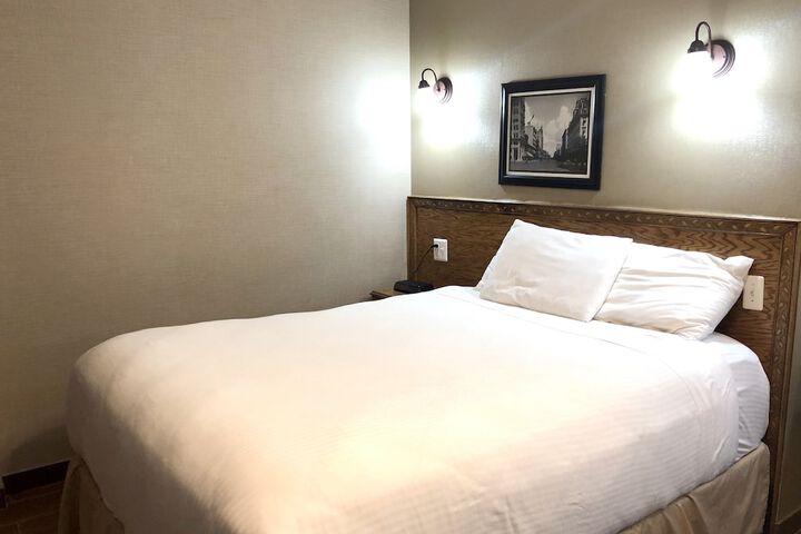 Room 21 of 43