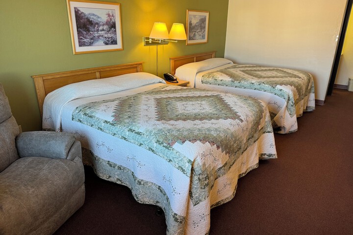 Chicaugon Lake Inn