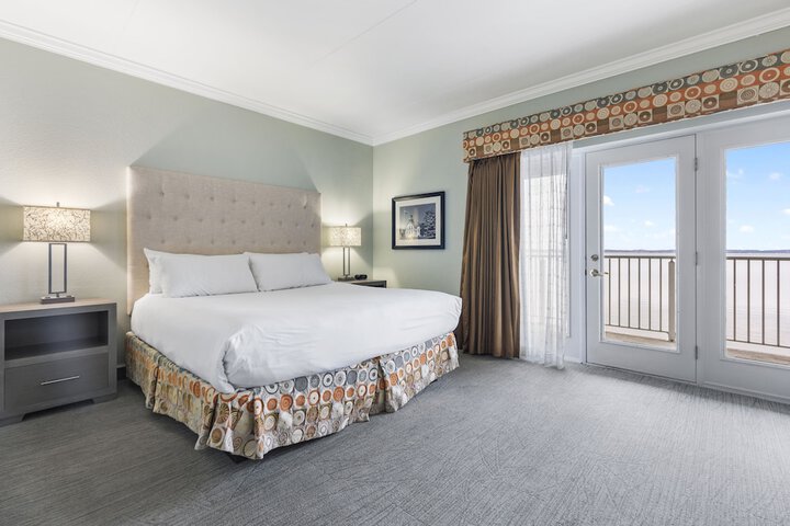 Cherry Tree Inn & Suites