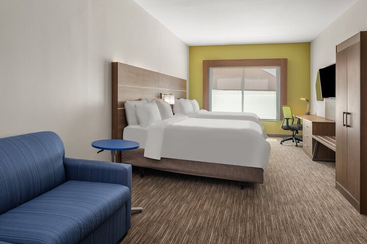 Room 13 of 35