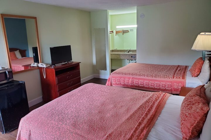 Room 13 of 28