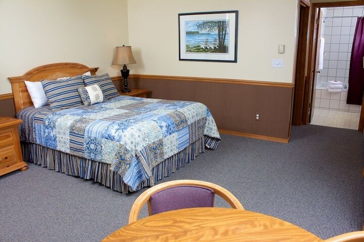 Room 100 of 157