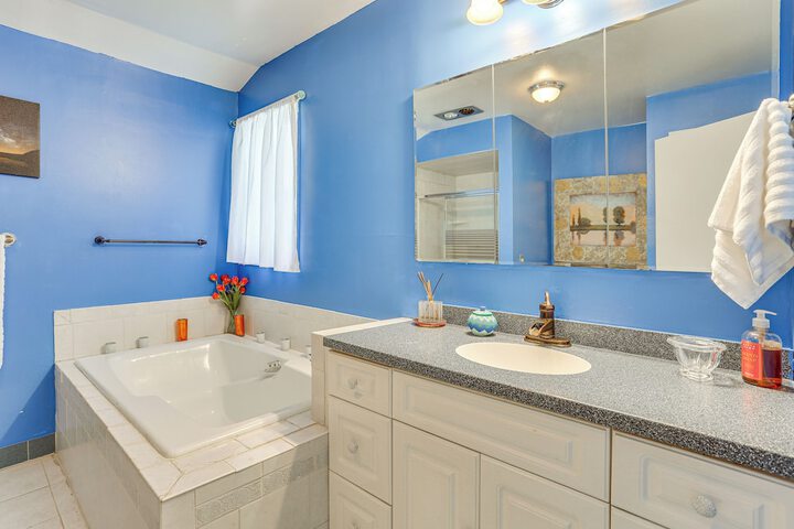 Pet-friendly Vacation Rental w / Lake Access