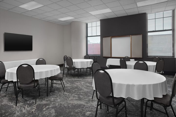 The Suites Hotel at Waterfront Plaza
