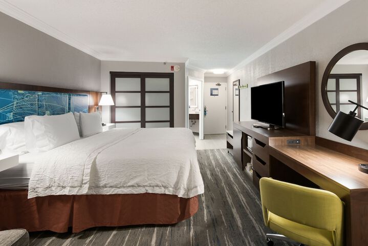 Hampton Inn & Suites Chicago / Hoffman Estates