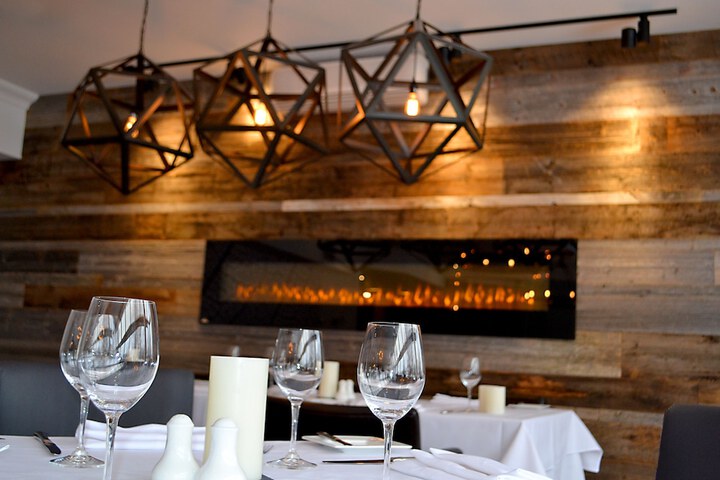 Dining 59 of 77