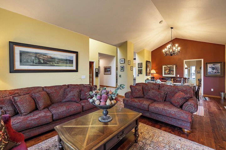 Valley of the Moon by Avantstay Tranquil Escape Large Yard w / Hot Tub & Fire Pit