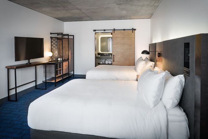 Room 46 of 82