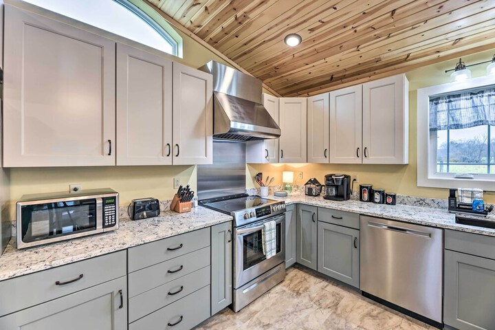 Modern Marlinton Home w / Hot Tub & Mtn Views!