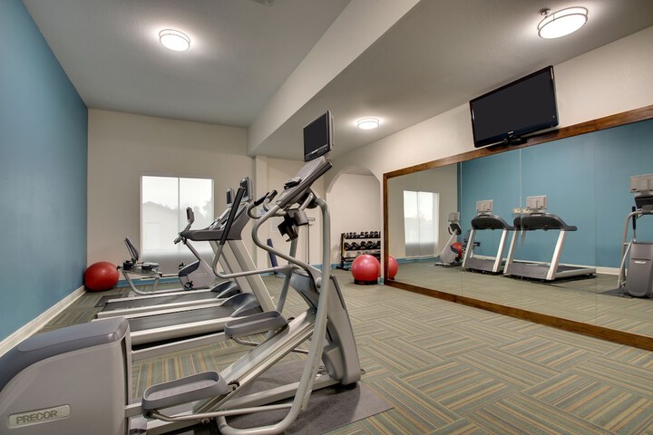 Holiday Inn Express & Suites Laurel by IHG
