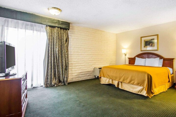 Room 15 of 44