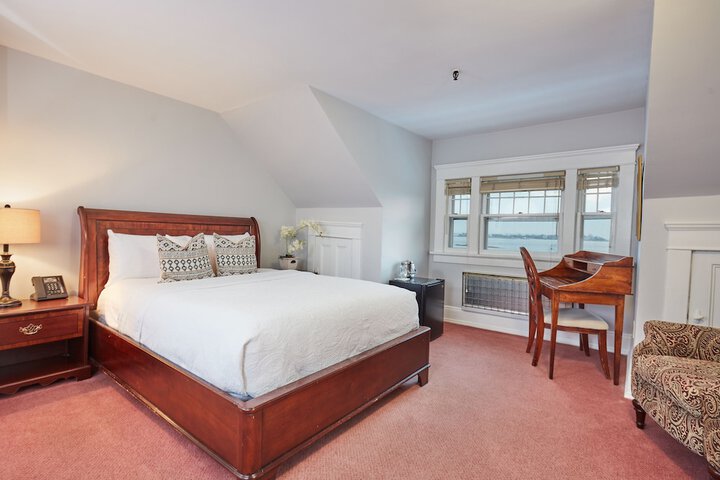 Room 20 of 33