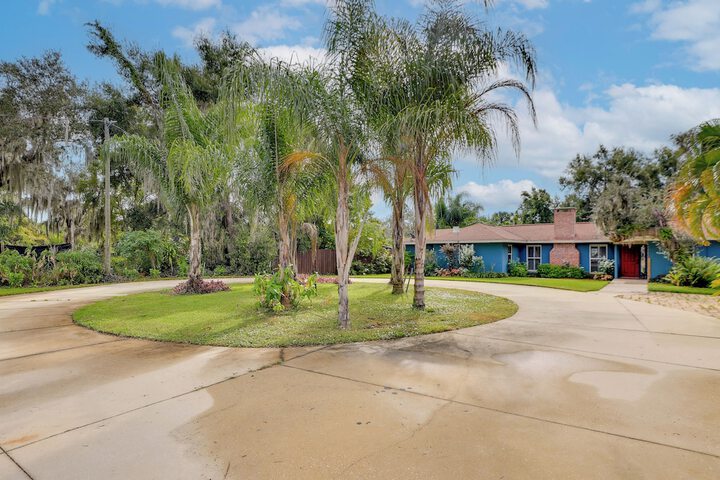 Florida Retreat w / Patio Boat Dock & Shuffleboard