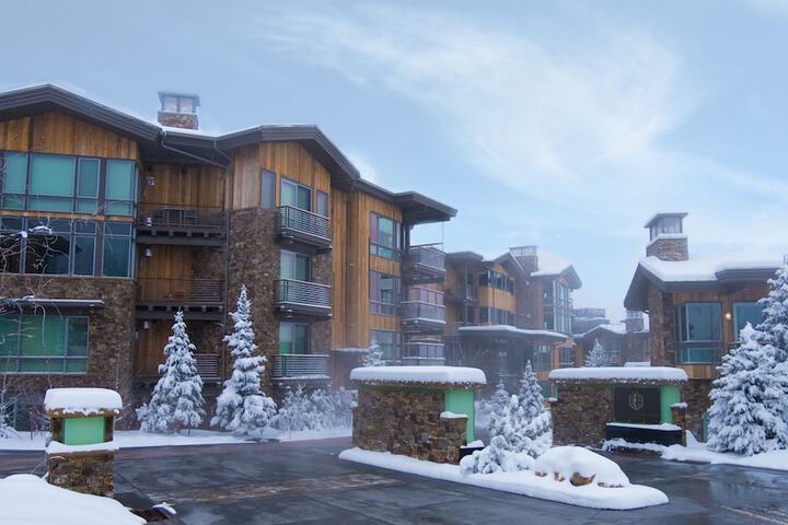Hotel 2 of 306
