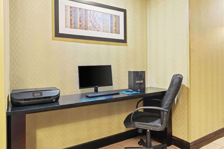 Business Center 45 of 45