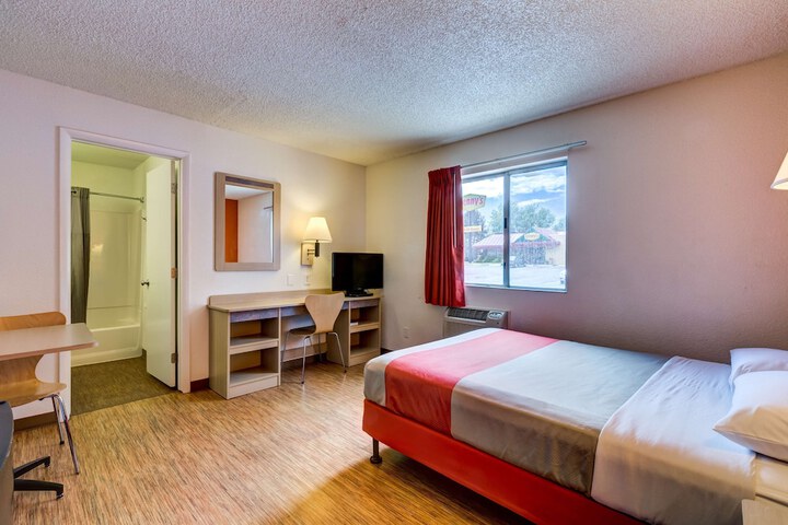 Room 15 of 21