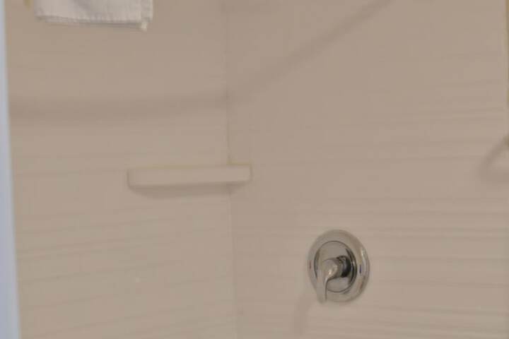 Room 85 of 107