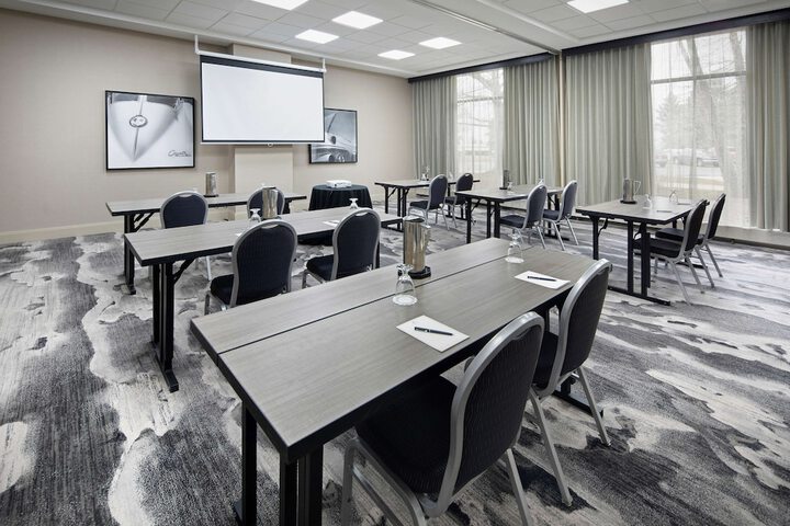 Embassy Suites by Hilton Detroit Troy Auburn Hills