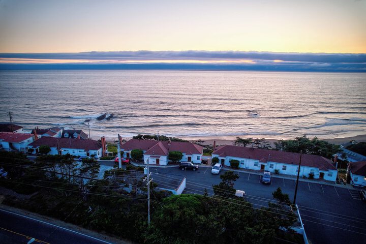 Ester Lee Oceanview Inn