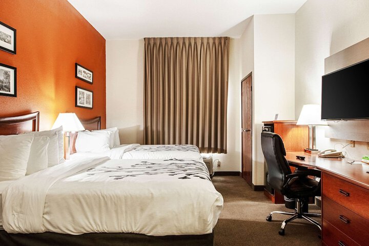 Room 15 of 52