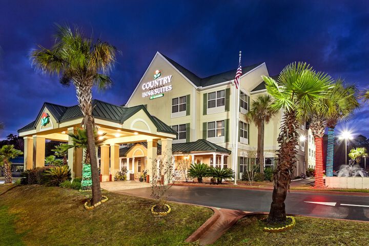 Country Inn & Suites by Radisson Hinesville, GA