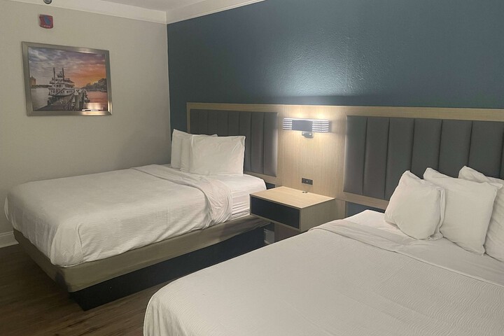 Room 14 of 18