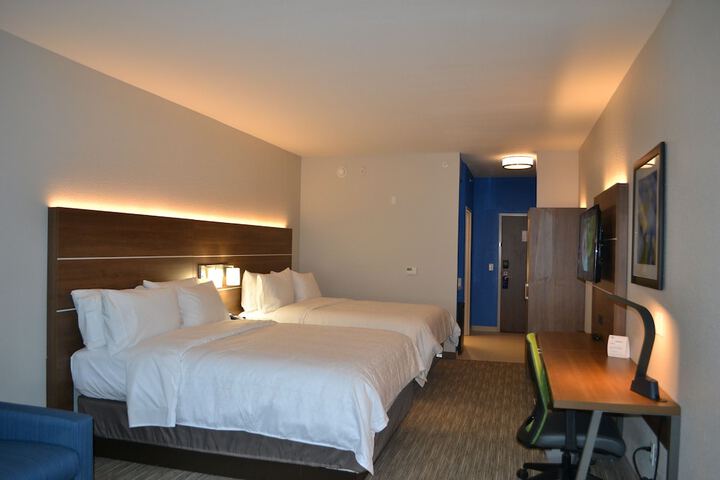 Room 13 of 34