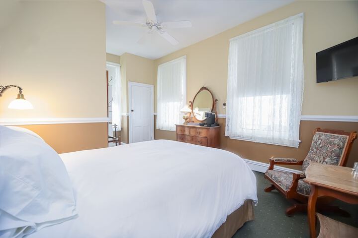 Room 52 of 57