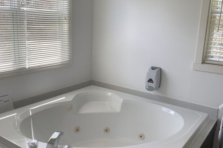 Hot Tub 43 of 45